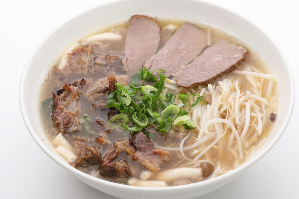 究極の牛ずくしラーメンを求めて、牛のチャーシューも自作！