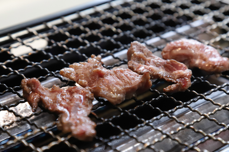 ウチボウとミミクリの焼肉